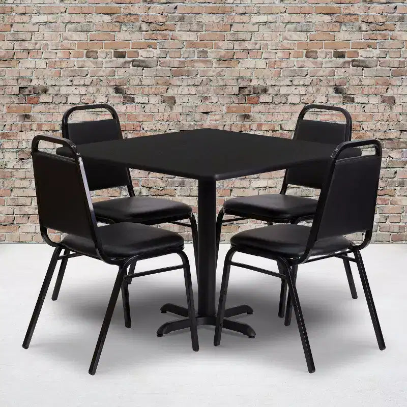 Set tavolo Emma and Oliver con base a X laminata quadrata da 36 con 4 sedie da banchetto