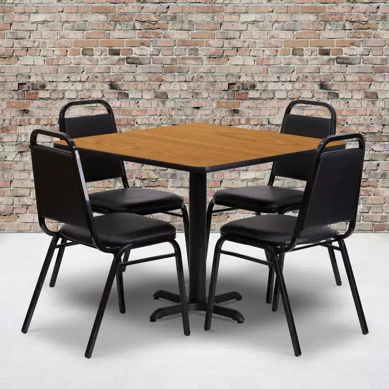 Set tavolo Emma and Oliver con base a X laminata quadrata da 36 con 4 sedie da banchetto