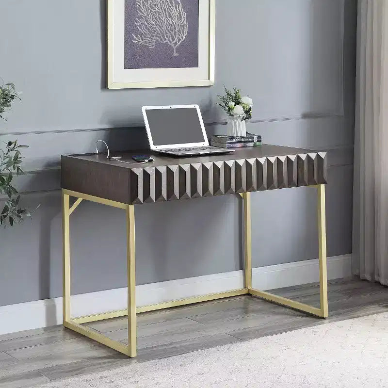 Scrivania con prese e porte USB -