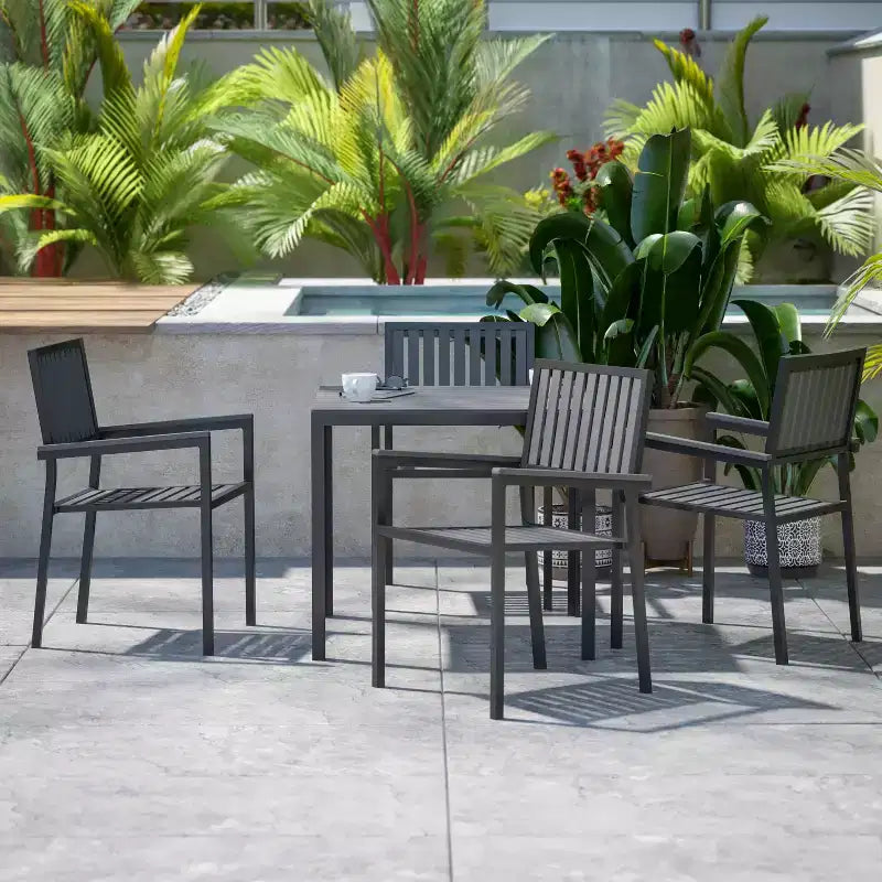 Flash Furniture Harris Set da 5 Pezzi Tavolo e Sedie Commerciali per Interni/Esterni con Schienali e Sedute a Doghe in Resina Nera