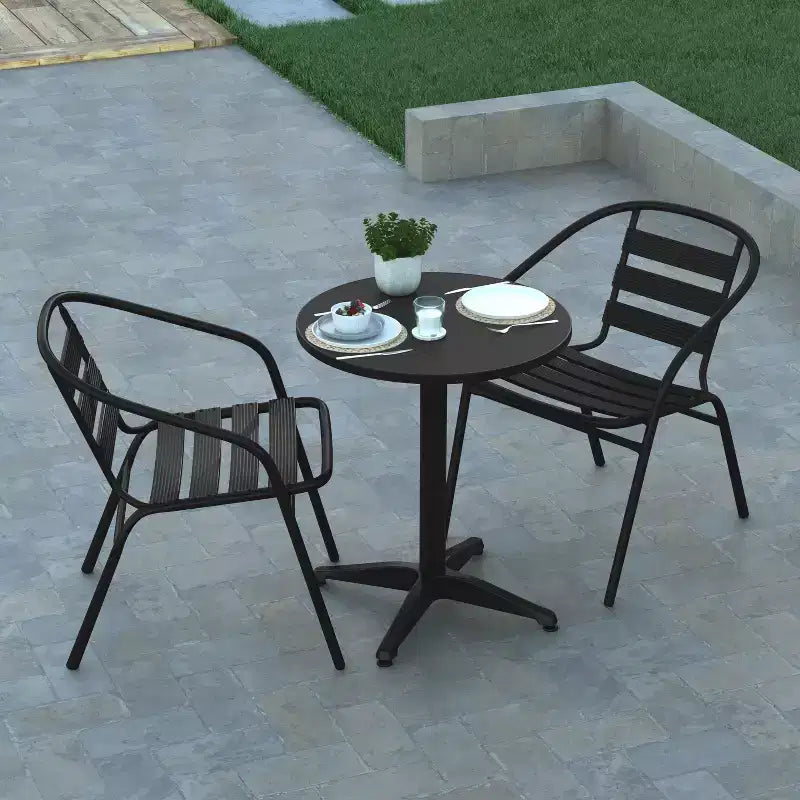 Set tavolo rotondo Emma e Oliver da 23,5" in alluminio per interni ed esterni con 2 sedie a doghe