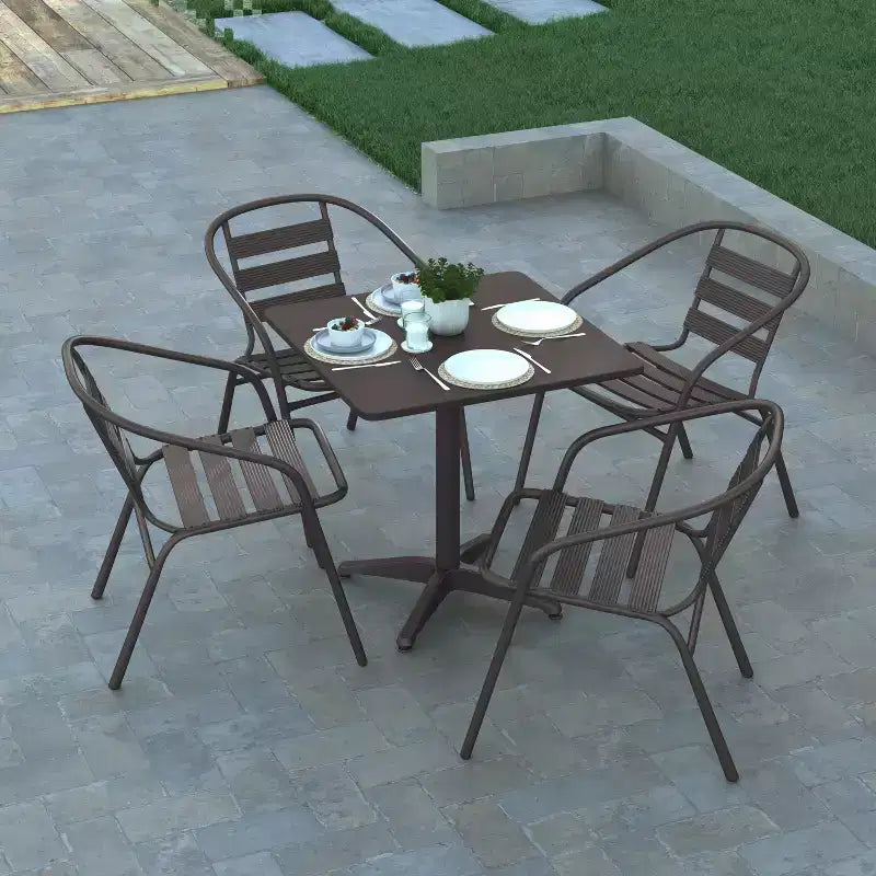 Set Tavolo Quadrato da Interno-Esterno Emma and Oliver da 31,5" in Alluminio con 4 Sedie a Doghe