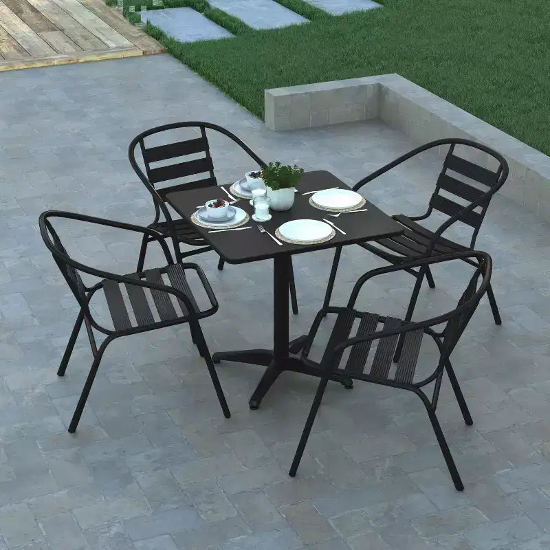 Set tavolo quadrato da 27,5'' per interni-esterni in alluminio Emma and Oliver con 4 sedie con schienale a doghe
