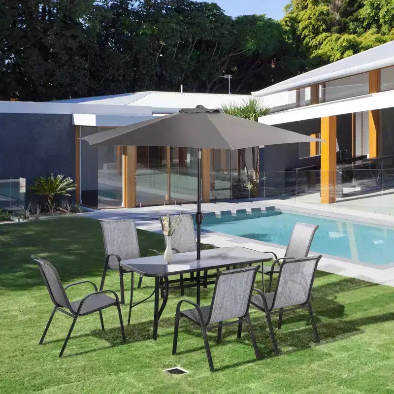 Outsunny Set di mobili da giardino da 8 pezzi con ombrellone, tavolo e sedie da pranzo per esterni, 6 sedie, parasole inclinabile con pulsante e manovella, piano in vetro