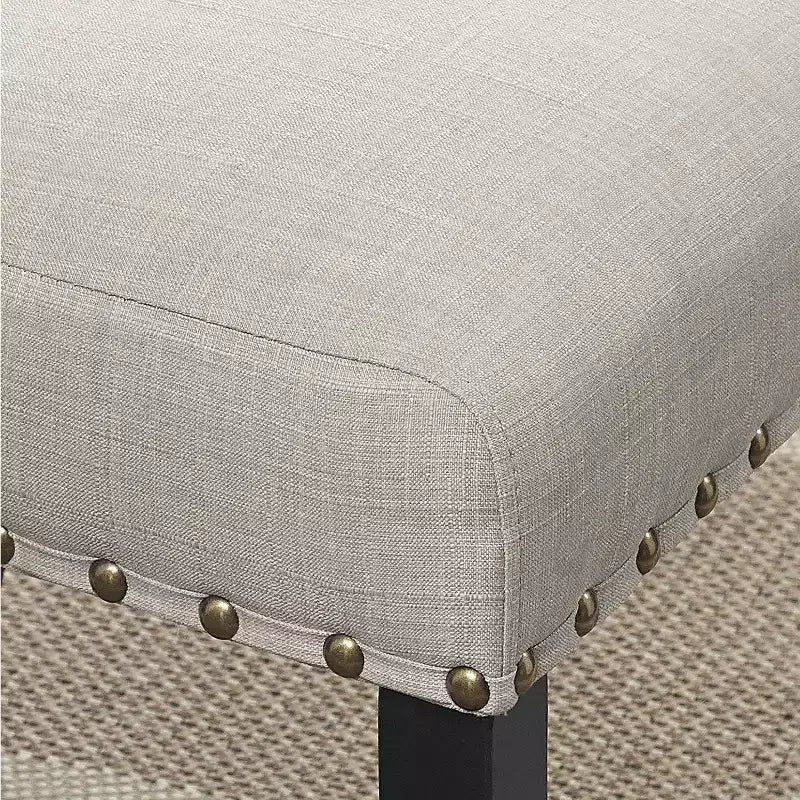 Set da pranzo Roundhill Furniture Biony in legno color espresso altezza bancone con sgabelli in tessuto beige e borchie
